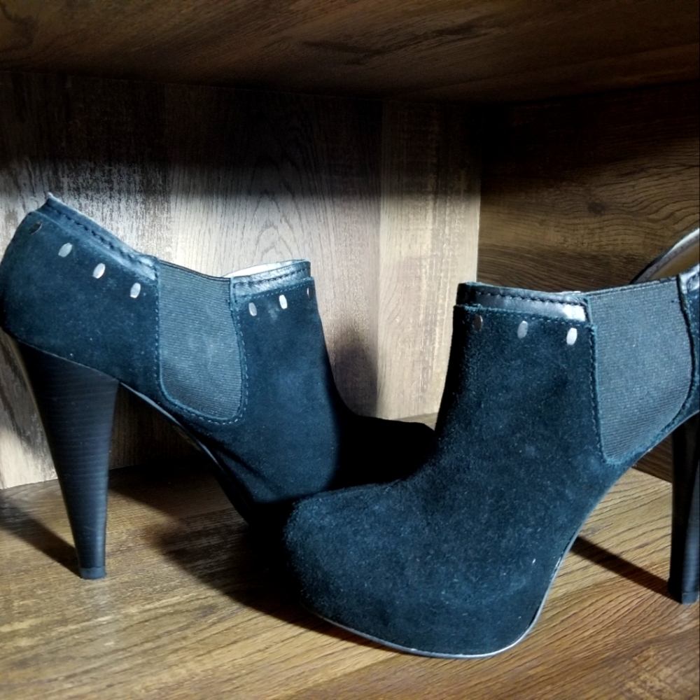 Levity - Black Booties